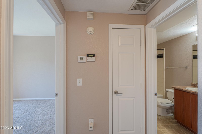 9820 N CENTRAL Avenue, 212