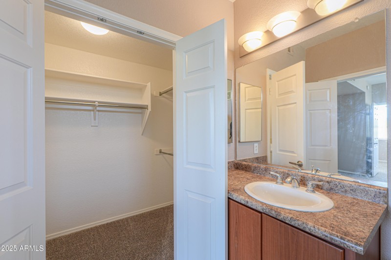 9820 N CENTRAL Avenue, 212