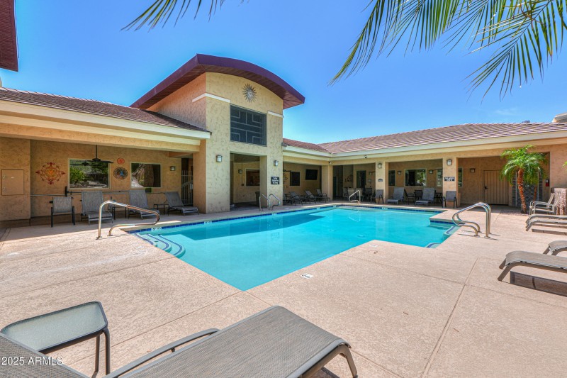 9820 N CENTRAL Avenue, 212