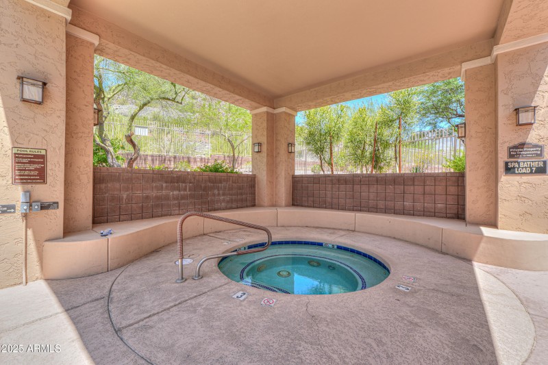 9820 N CENTRAL Avenue, 212