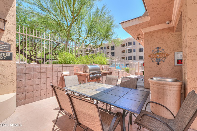 9820 N CENTRAL Avenue, 212