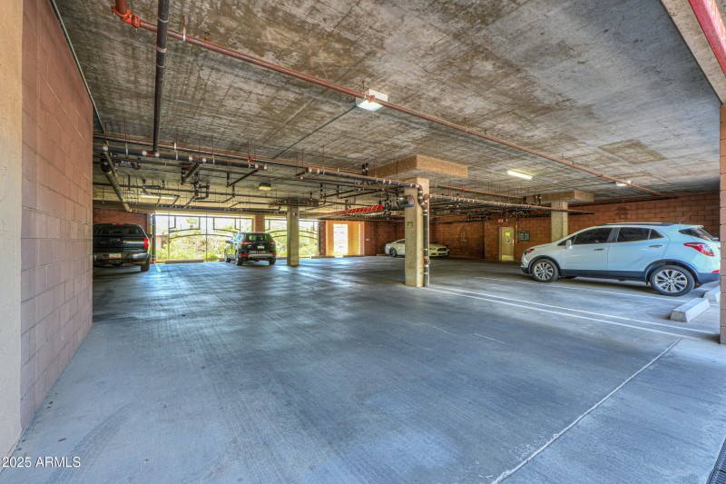 9820 N CENTRAL Avenue, 212