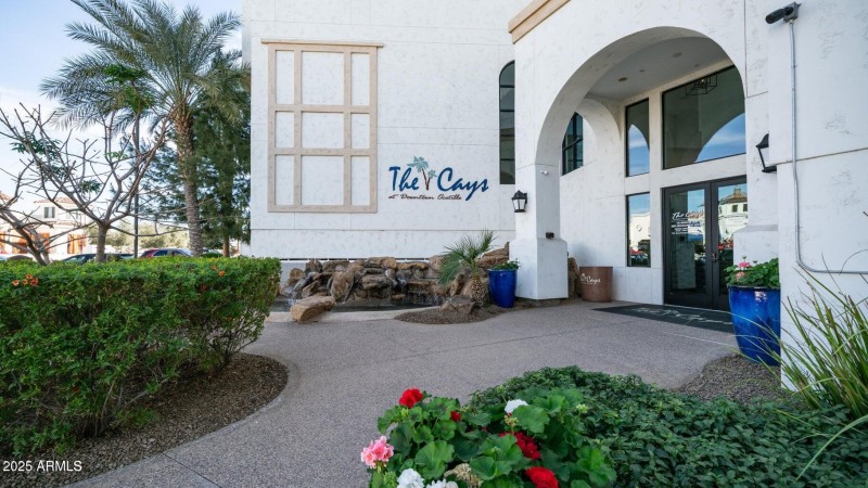 Cays Entrance 2