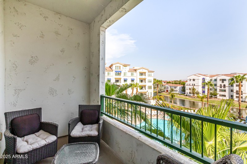 Balcony pool 2