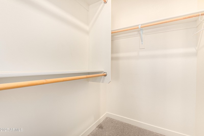 SEond closet