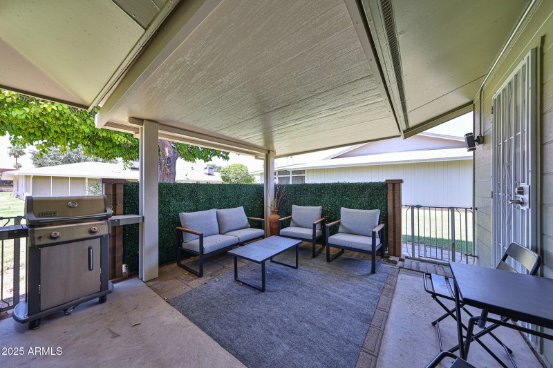 COVERED BACK PATIO