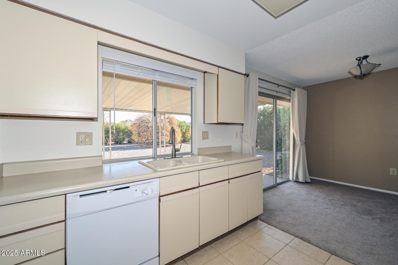 Kitchen-Breakfast Room