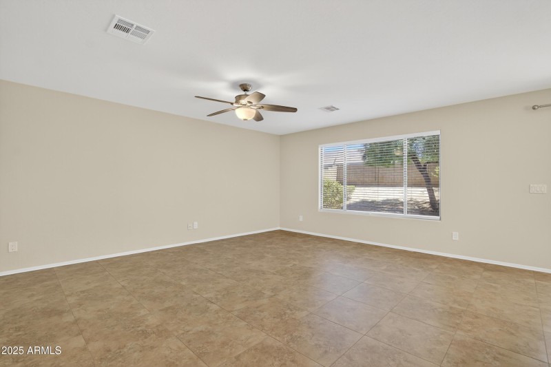 21_028_050_a4m_smcqn