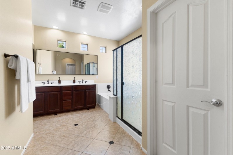 PRIMARY BATH WITH DUAL SINKS,