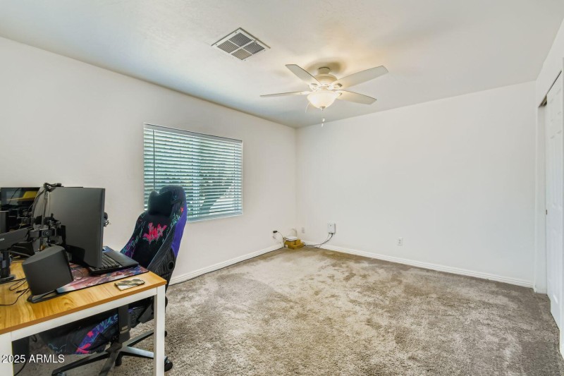 Kat bedroom 2