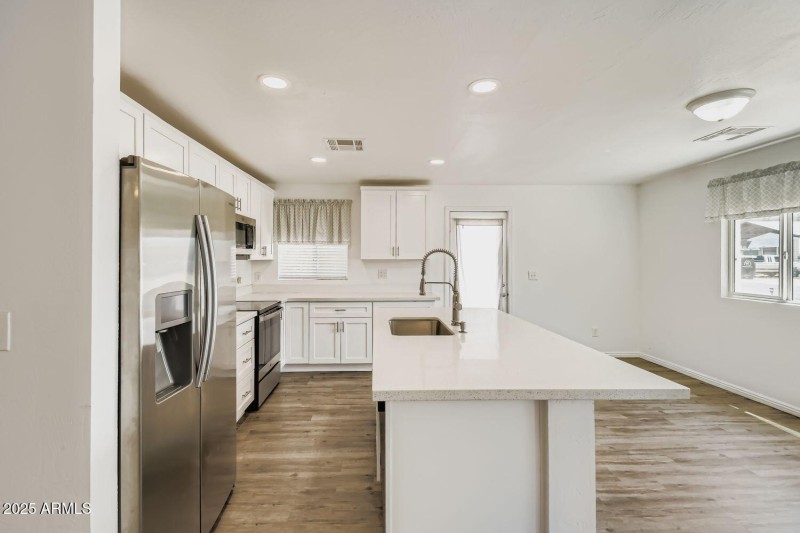 Kat kitchen 1