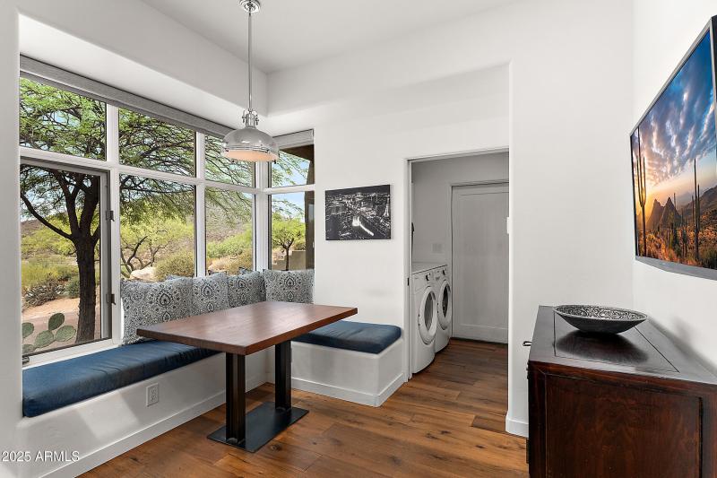 eat in kitchen dining