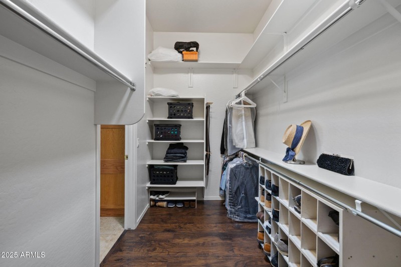 084-Primary Closet