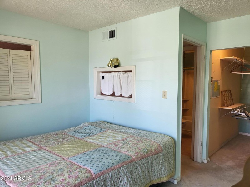 VIEW TO CLOSET