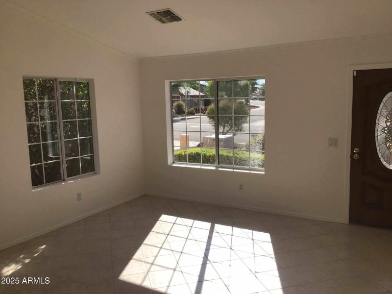 frontroom