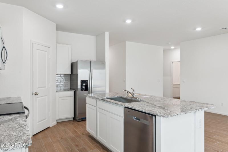 13-web-or-mls-25372-w-sunland-ave-lot-20