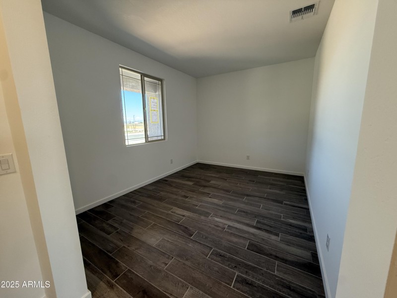 Den/Flex Room