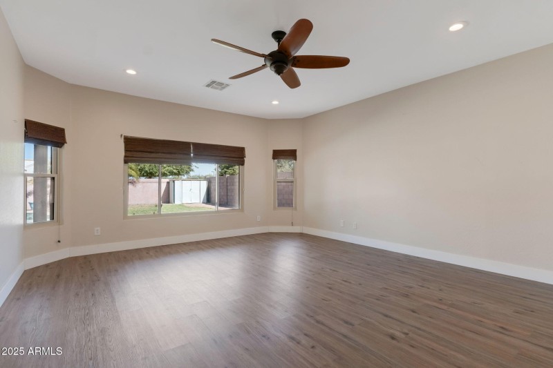 14-web-or-mls-Qp-09148