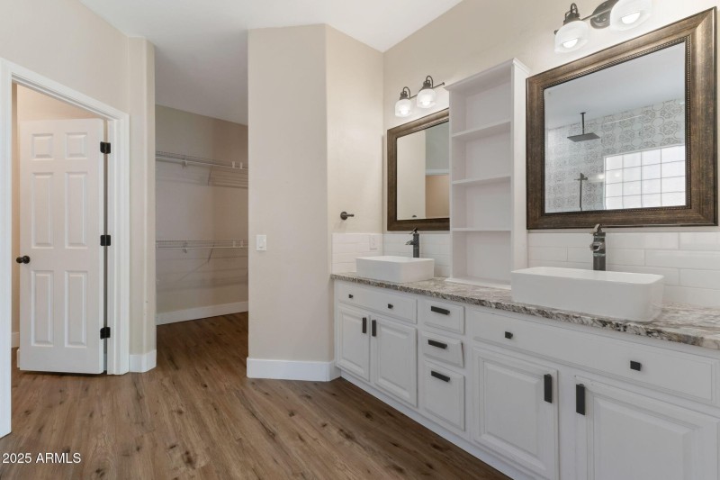 15-web-or-mls-Qp-09153