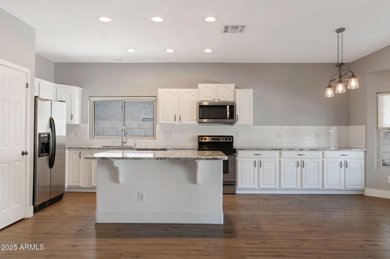 21-web-or-mls-Qp-09228