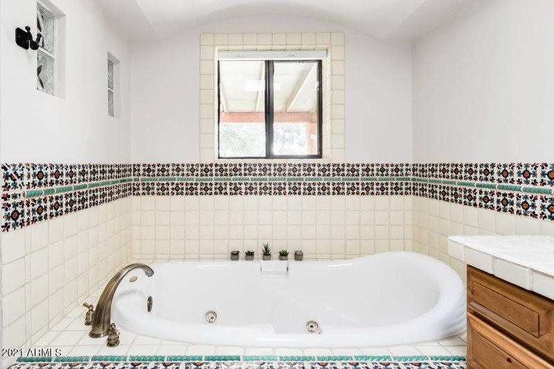 a351d684-57fc-4afe-82a4-49ebeac60ed5