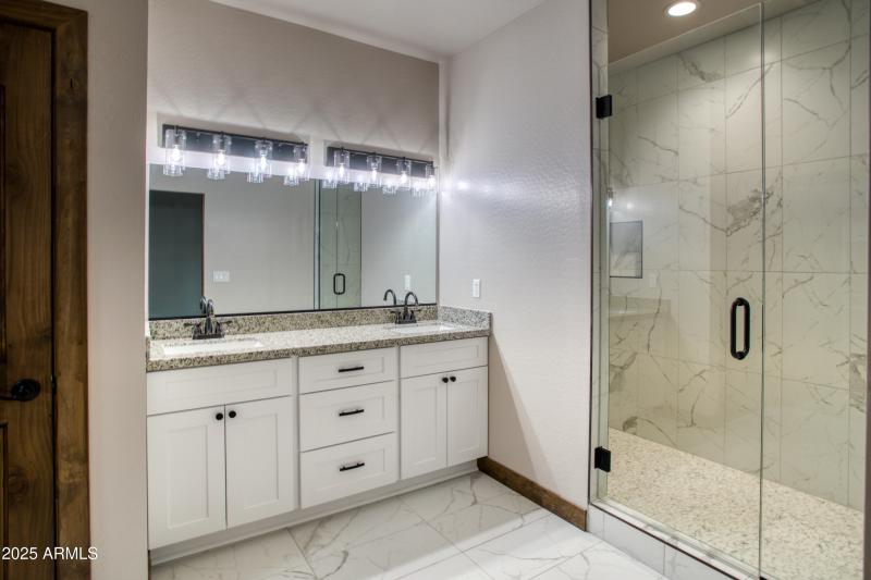 Large Primary Ensuite