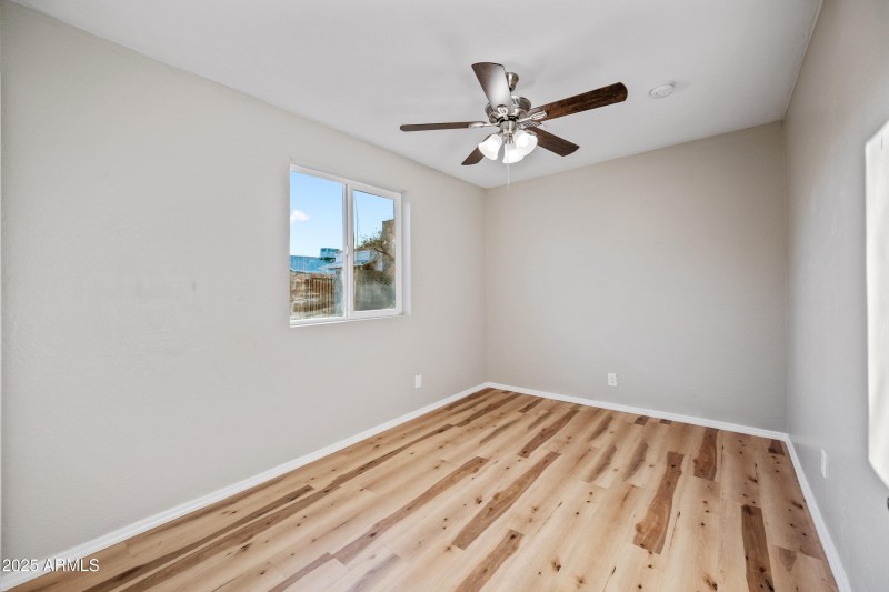15 End bedroom