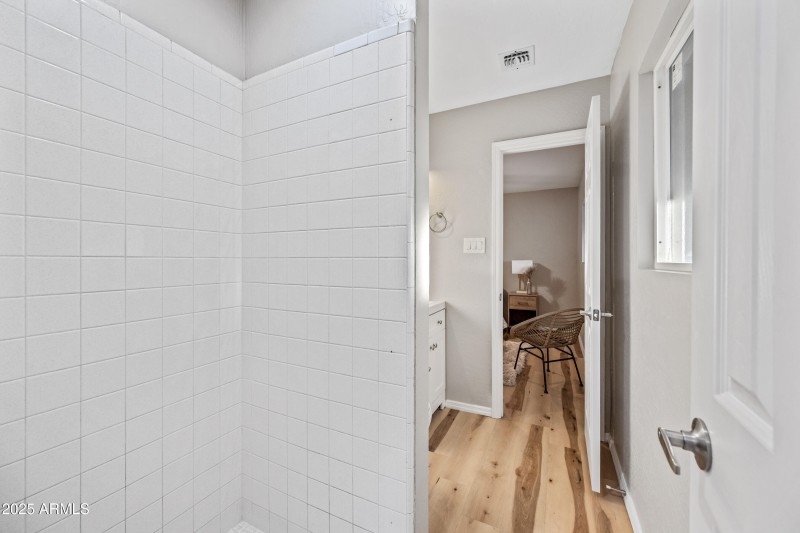 18 Master bathroom 2