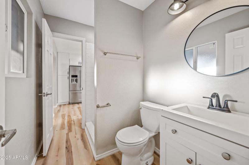 18 Master bathroom