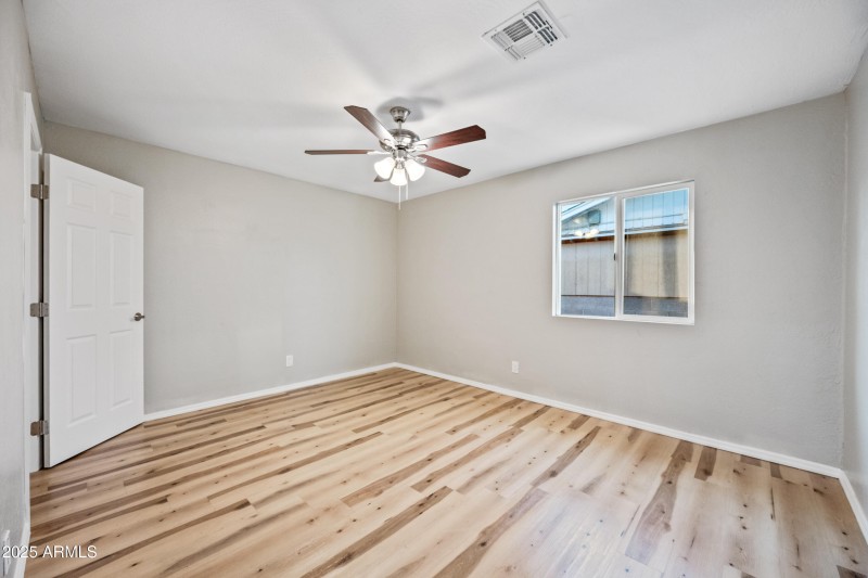 19 2nd bedroom