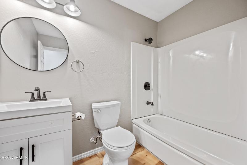 21 2nd bathroom