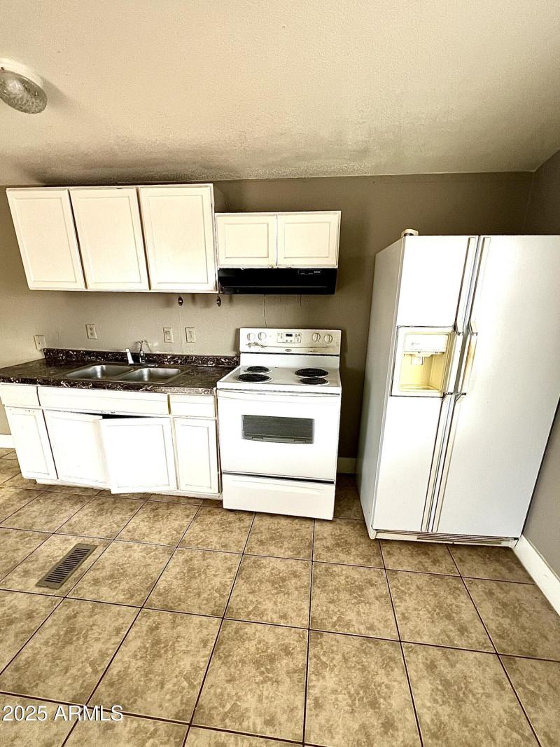 Kitchen 3