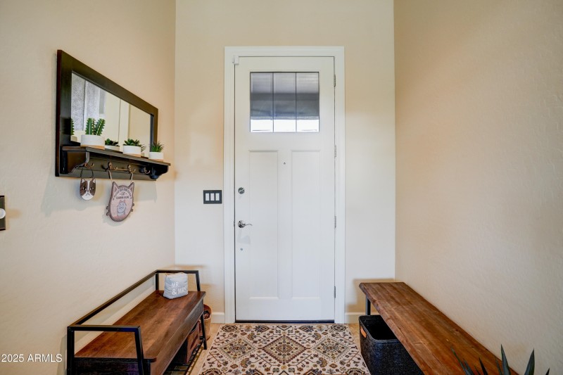 4 Foyer