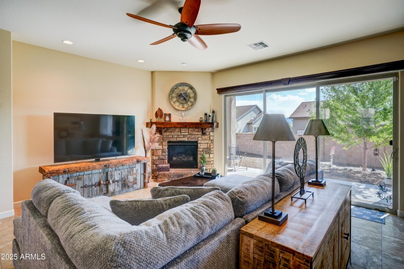 7 Living Room 3