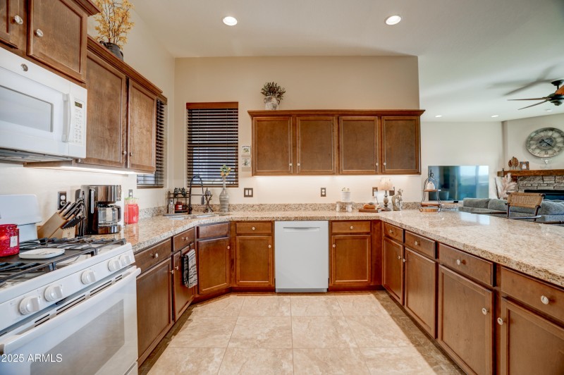 9 Kitchen 1