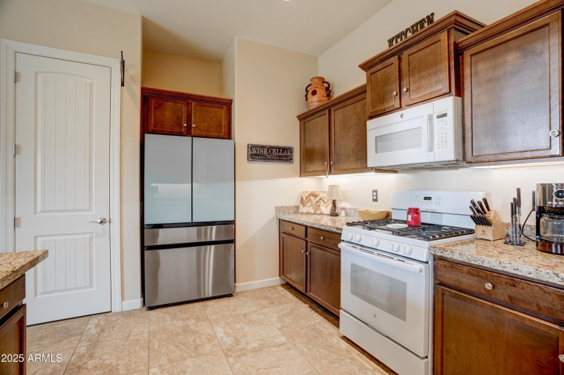 10 Kitchen 2