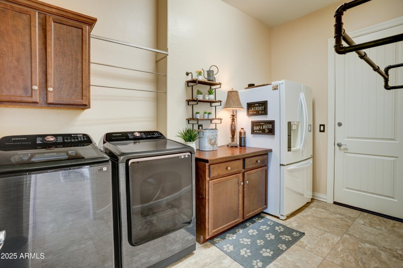 28 Laundry Room 1