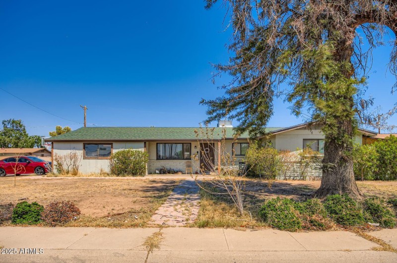 3642 W Hayward Ave - Web Quality - 002 -