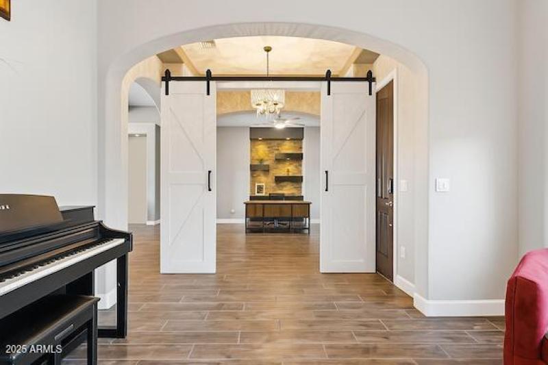 Virtually Staged for Enclosure