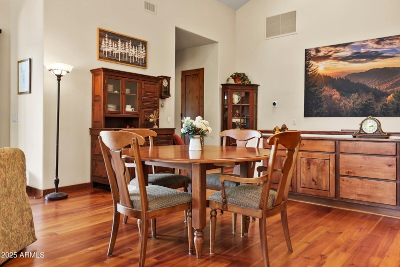 Dining Area (1)