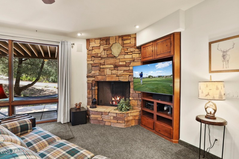 Family Room (3)