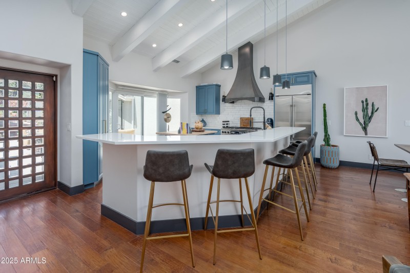 Large Breakfast Bar