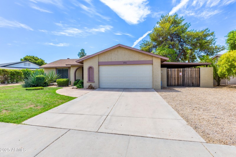 8943 E Friess Dr-1