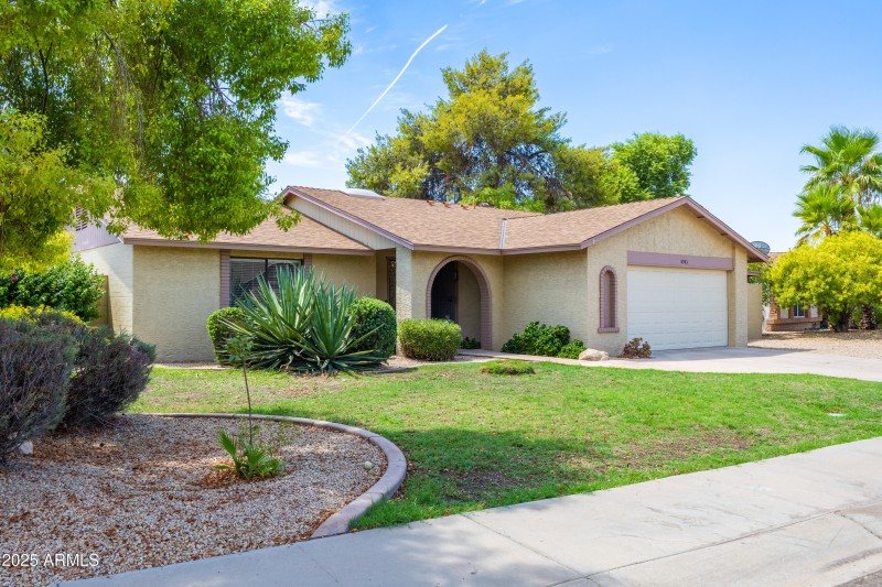 8943 E Friess Dr-3