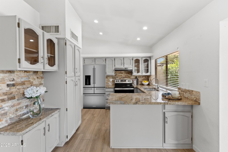 8943 E Friess Dr-16