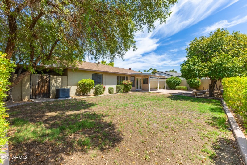8943 E Friess Dr-36
