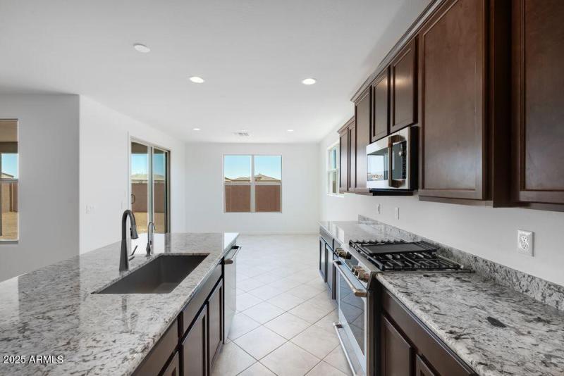 hj-az-phoenix-asante-passage-yellowstone