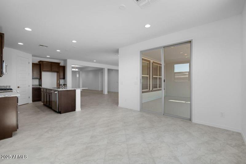 hj-az-phoenix-asante-passage-yellowstone