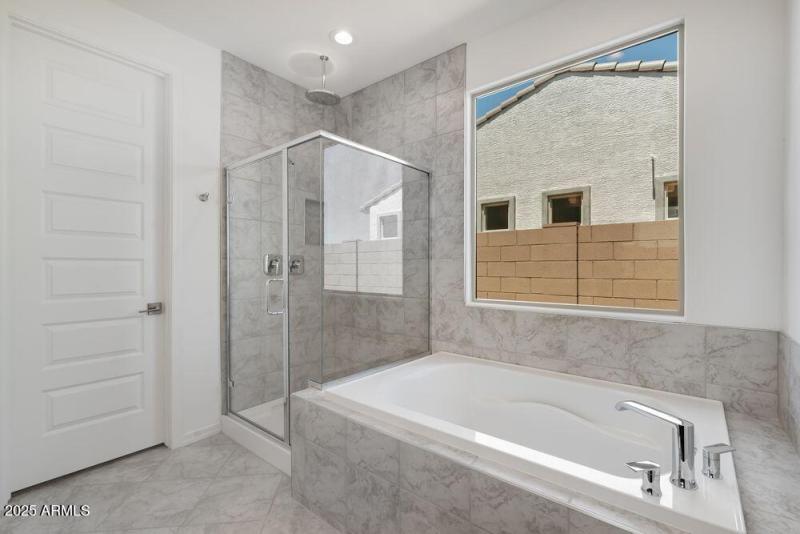 hj-az-phoenix-asante-passage-yellowstone