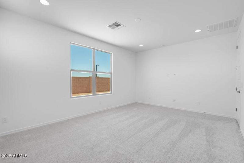 hj-az-phoenix-asante-passage-yellowstone